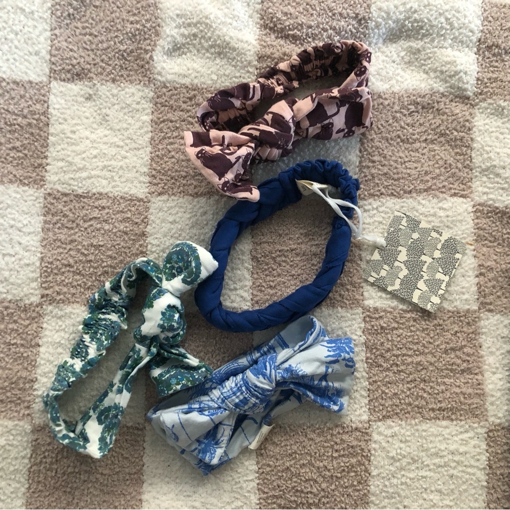 Bundle of 4 Kate Quinn baby hairbands/bows